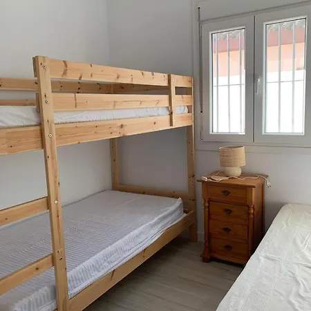 Ely Apartment *